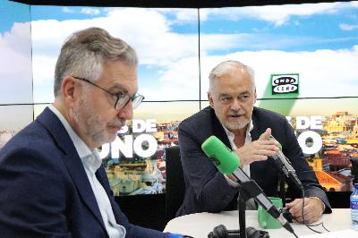 Esteban González Pons presenta su novela 'Libro de pecados': "Algunos colegas me miran con desconfianza"