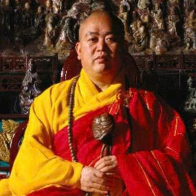 Cựu trụ trì Thiếu Lâm Tự bị bắt vì cáo buộc tham ô, biển thủ công quỹ và nhận hối lộ Cựu trụ trì Thiếu Lâm Tự bị bắt vì cáo buộc tham ô, biển thủ công quỹ và nhận hối lộ