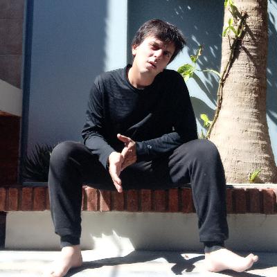OPUS DE UN CADÁVER FILOSOFICO Y QUE LA CUENTEN COMO QUIERAN. YO. LA MUSICA Y EL TABLERO DE UNA VIDA