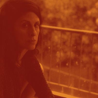 אפרת בן צור מלחינה שירי משוררים בפרויקט מסקרן