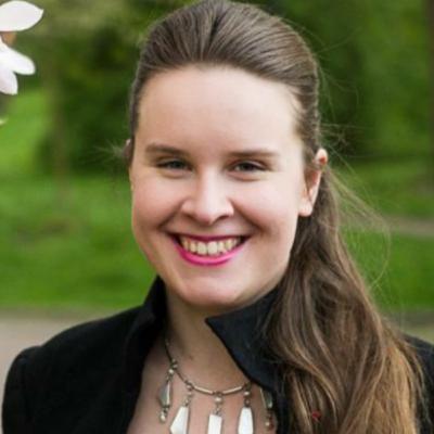The Relativity of One Minute - Meet Pianist Izabela Jutrzenka-Trzebiatowska