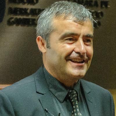 Episodio 4- Javier Macias: Su Experiencia en Empresas Familiares, Consultoría y Recomendaciones