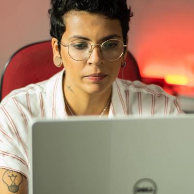 PILOTO - Relatos de Uma Jovem CEO PILOTO - Relatos de Uma Jovem CEO