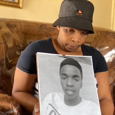 Okwethambo lomfana: Umndeni nomphakathi waseHambanathi bathungatha ithambo likaBobo