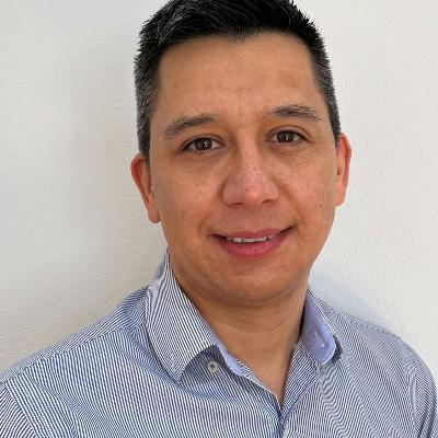 Conversamos con el economista Miguel Lorca sobre el estudio que propone eliminar feriados y aumentar vacaciones.