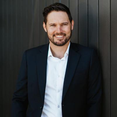 When Money Gets Tight: The Accountant's Guide to Surviving (and Thriving) in Economic Downturns - James Rainey