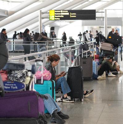 Government shutdown exacerbates holiday travel woes Government shutdown exacerbates holiday travel woes