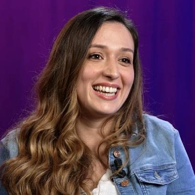 Laura Magné : éditrice d'adrénaline Laura Magné : éditrice d'adrénaline