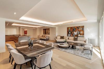 Los extranjeros dicen adiós al 'sol y playa': compran a tocateja para instalarse en España y acaparan el 60% de las casas de lujo Los extranjeros dicen adiós al 'sol y playa': compran a tocateja para instalarse en España y acaparan el 60% de las casas de lujo