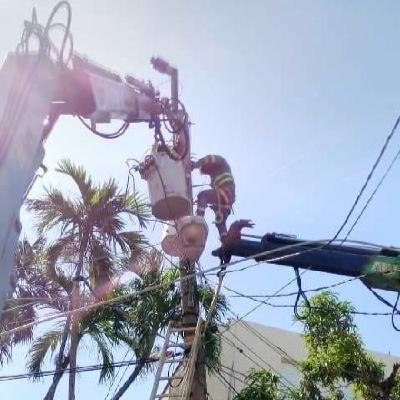 Eléctricos de Cienfuegos recuperan servicio afectado por Huracán Melissa en Santiago de Cuba