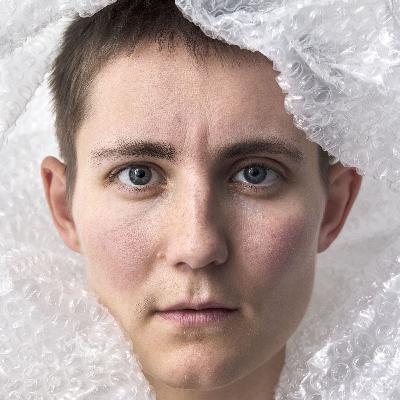 Performance Artist Lyn Bentschik im Gespräch