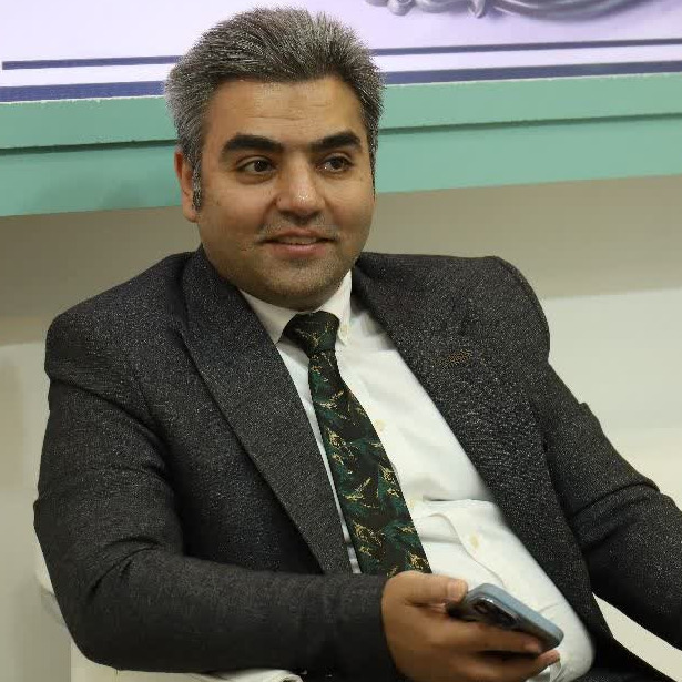 اپیزود چهلوسوم؛ محمود حامدی فر (بنیانگذار حلوا لند؛ از ورشکستگی تا ساخت یک برند خوشمزه)