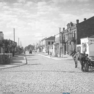 S8 Ep145: 8/8. Roosevelt's Landslide and the Realignment of American Politics — David Pietrusza — Contrary to the Literary Digest straw poll prediction of a close race, early returns confirmed Roosevelt's enormous landslide victory, securing 46 states and overwhelm