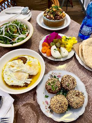 Eating in Tel Aviv with Amit Aaronsohn