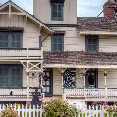 Halloween-Time: Connect with the 'otherworld'