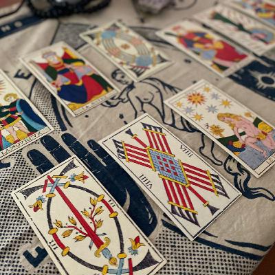 Eclipses de Sol | TAROT EN VIVO: Decisiones, los personajes que habitan en mí