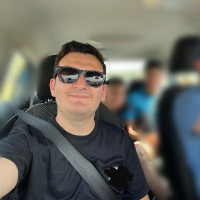 "Es daño puro": Le desvalijaron el auto al árbitro y gestor Oscar Camaratta y pide ayuda para recuperar sus herramientas de trabajo "Es daño puro": Le desvalijaron el auto al árbitro y gestor Oscar Camaratta y pide ayuda para recuperar sus herramientas de trabajo