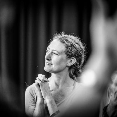 ResDance Series 7: Episode 8: Bodies, materiality and touch in multi-person VR: creating immersive performance with Lisa May Thomas
