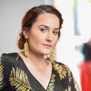 Nikoletta Gjoni, Editor's Tale