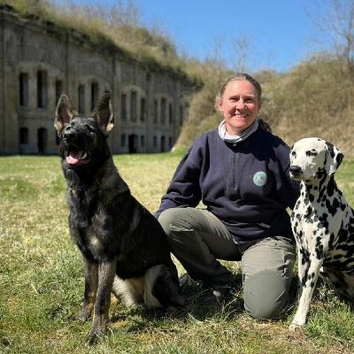 30. Pourquoi le mantrailing est l'activité idéale pour votre chiot avec Carine Belleville 30. Pourquoi le mantrailing est l'activité idéale pour votre chiot avec Carine Belleville