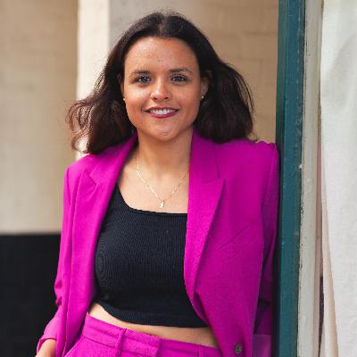 Gespräch SWR1 Moderatorin Katrin Kleinbrahm mit Wissenschaftlerin Meryem Choukri Gespräch SWR1 Moderatorin Katrin Kleinbrahm mit Wissenschaftlerin Meryem Choukri