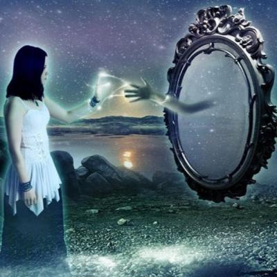 Los espejos como portales dimensionales Los espejos como portales dimensionales