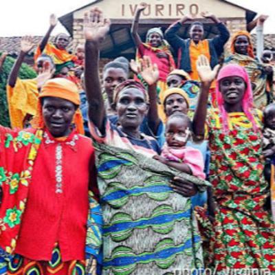 Formações políticas africanas: família e religião.