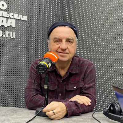 Владимир Шахрин из «Чайфа» - про хэллоуин, интервью Пугачевой, помощь участникам СВО и новый альбом «Вот так» Владимир Шахрин из «Чайфа» - про хэллоуин, интервью Пугачевой, помощь участникам СВО и новый альбом «Вот так»