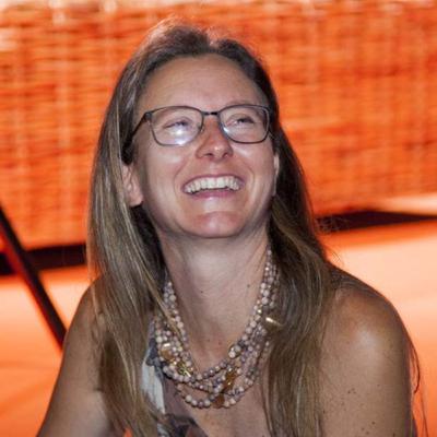 "Libri al telefono..." - Elena Torre