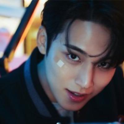 I am reading the tumblr fan fiction Seventeen Mingyu What Do I Call You