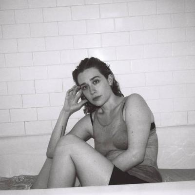 O déjà vu na música de Blondshell e “The Bear”, série de comer e chorar por mais