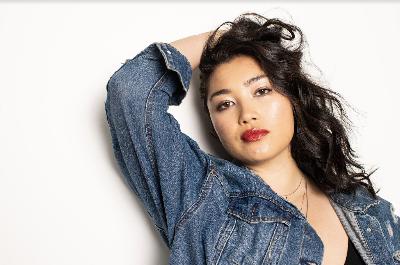 The Middle Geeks Episode 69: Jaylee Hamidi on their Career and "How to Die Alone" The Middle Geeks Episode 69: Jaylee Hamidi on their Career and "How to Die Alone"