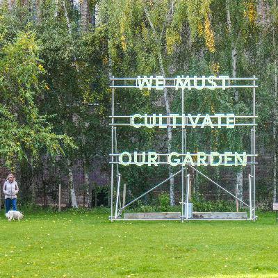 Episode 49: Shit news and great thinkers