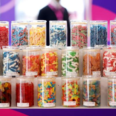 Lollies und Birnen-Popcorn: Neue Snacks und Süßigkeiten Lollies und Birnen-Popcorn: Neue Snacks und Süßigkeiten