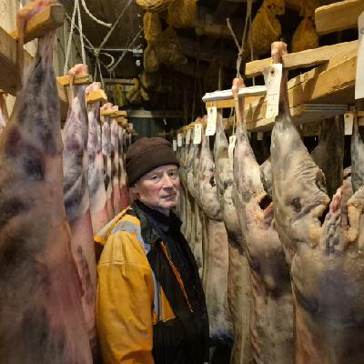 Við Tórði á túri nú heystfjøllini í Tjørnuvík eru gingin Við Tórði á túri nú heystfjøllini í Tjørnuvík eru gingin