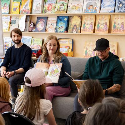 Mias Frageecke mit Nicole und Tobias von papa.hirsch.liest und Illustrator Dominik Katz