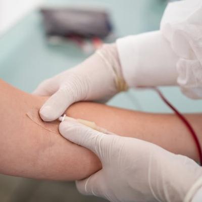 Platelet donors making 500th blood platelet donation today