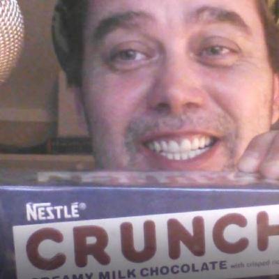 Runway Rhythm: The Crunch Approach Runway Rhythm: The Crunch Approach