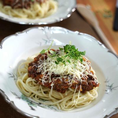 Pasta med kødsovs a la Bambi Pasta med kødsovs a la Bambi