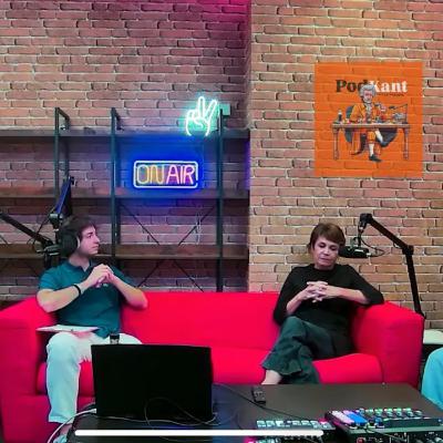 Cibo, corpo e questione di genere con la prof.ssa Luisa Stagi Cibo, corpo e questione di genere con la prof.ssa Luisa Stagi