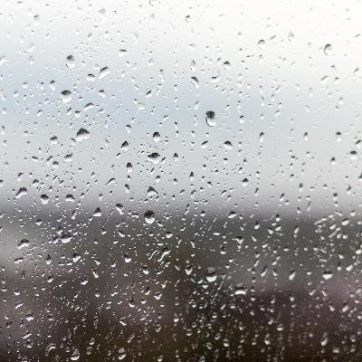 Fortes chuvas causam alagamentos e interditam estradas no leste do Paraná Fortes chuvas causam alagamentos e interditam estradas no leste do Paraná