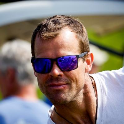 E38 Peter Neunschwander - pwc pilot becomes hanglider professionally.. How, why&when to hang/para