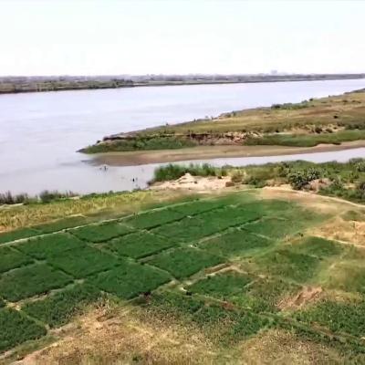 Conflict in Sudan: Natural Resources Between Gold, Oil, and Strife Conflict in Sudan: Natural Resources Between Gold, Oil, and Strife