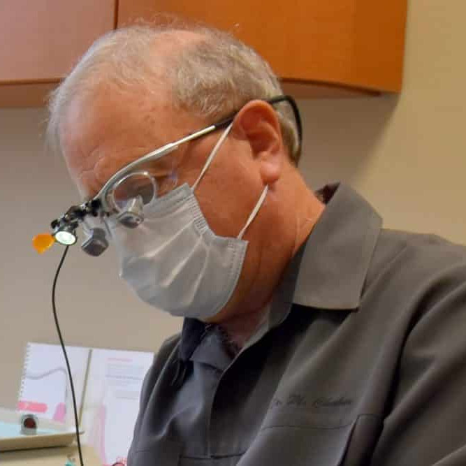 Age Gracefully with the Right Livonia Dentist