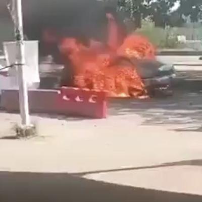 Deadly blast outside court in Pakistan