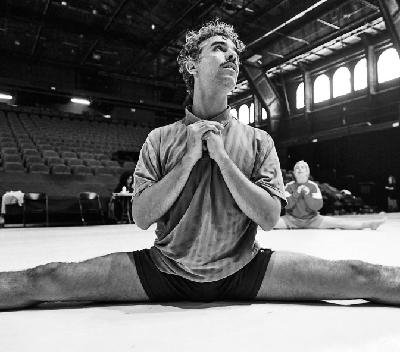 El bailarín y coreógrafo de Xeresa, Jacob Gómez, crea en Dallas y pasará por Washington