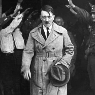 Spie e Nazisti Ingenui con Alessandro Calzolaro al Qi Podcast Spie e Nazisti Ingenui con Alessandro Calzolaro al Qi Podcast