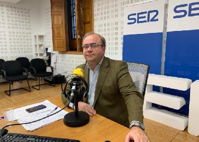 Carlos Navarro Antolín: Pasa la vida en diciembre