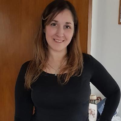 Pilar Wolffelt @piliwolffelt (Subeditora de Finanzas en El Cronista) La Picadita de los Sábados @picaditasbado