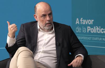 33.- Periodistes, xarxes socials i polítics. Qui condiciona a qui?